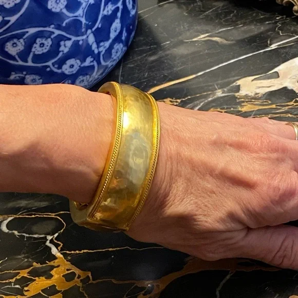 - Julie Vos Cannes Statement Bangle - Picture 6 of 10